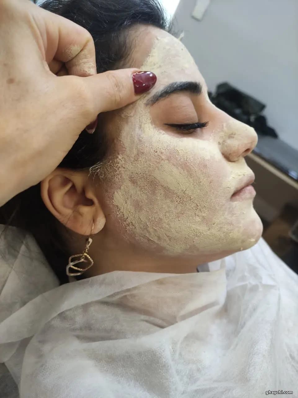 نمونه کار پوست — فیشیال صورت زنانه در میدان فاطمی، تهران — ملیح