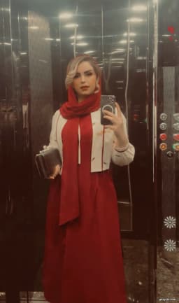 نرگس میرآقاپور