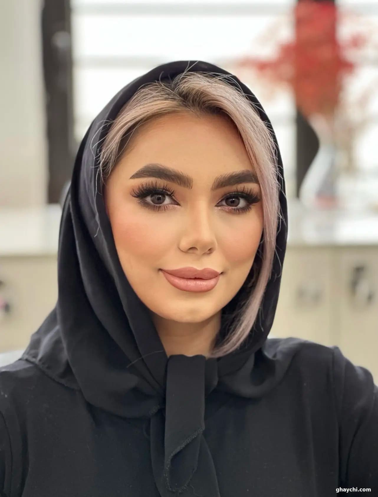 نمونه کار میکاپ — میکاپ لایت قبل و بعد زنانه در یزد، یزد — محدثه قدیریان