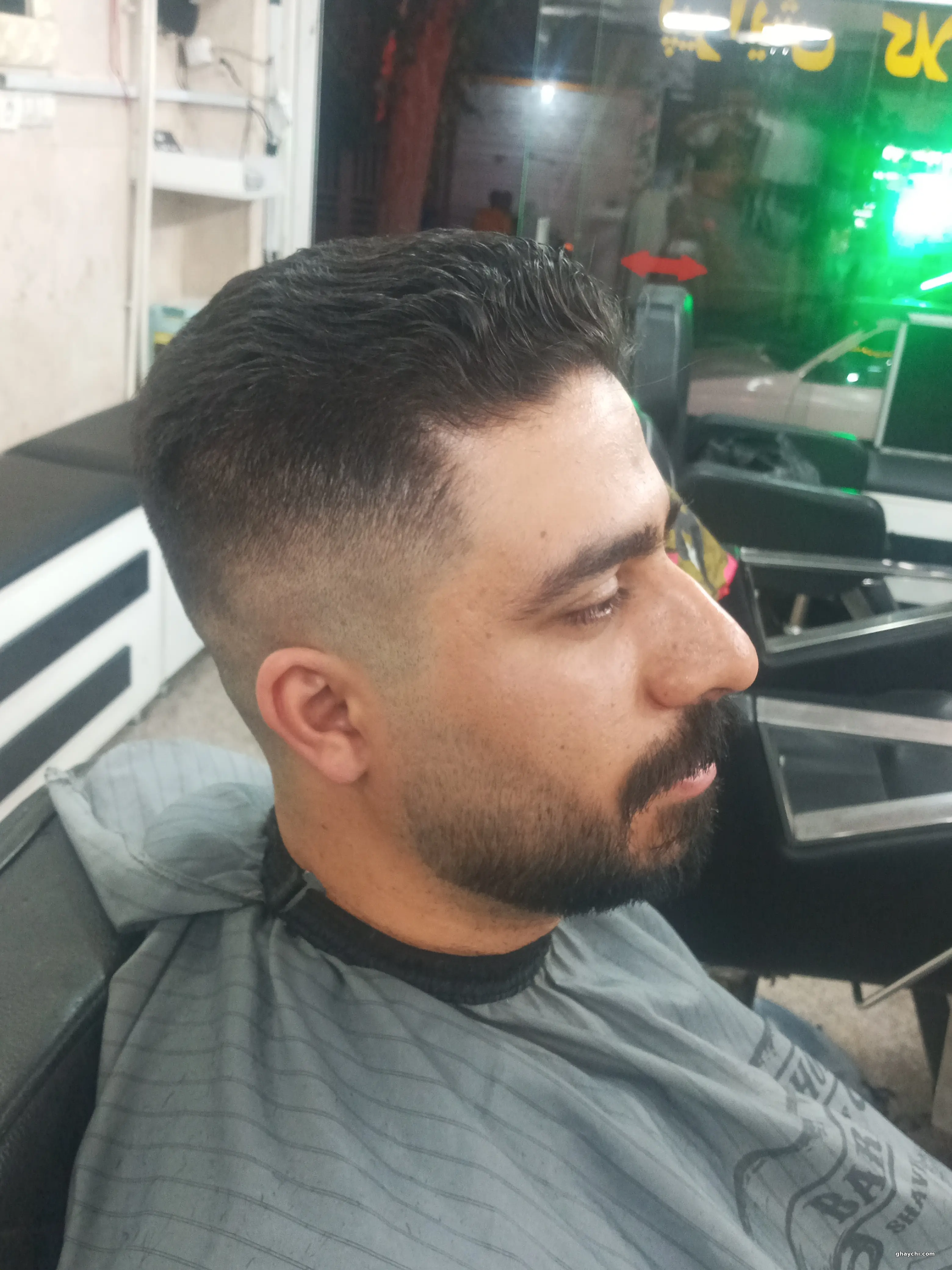 آرایشگر محمد قنبری