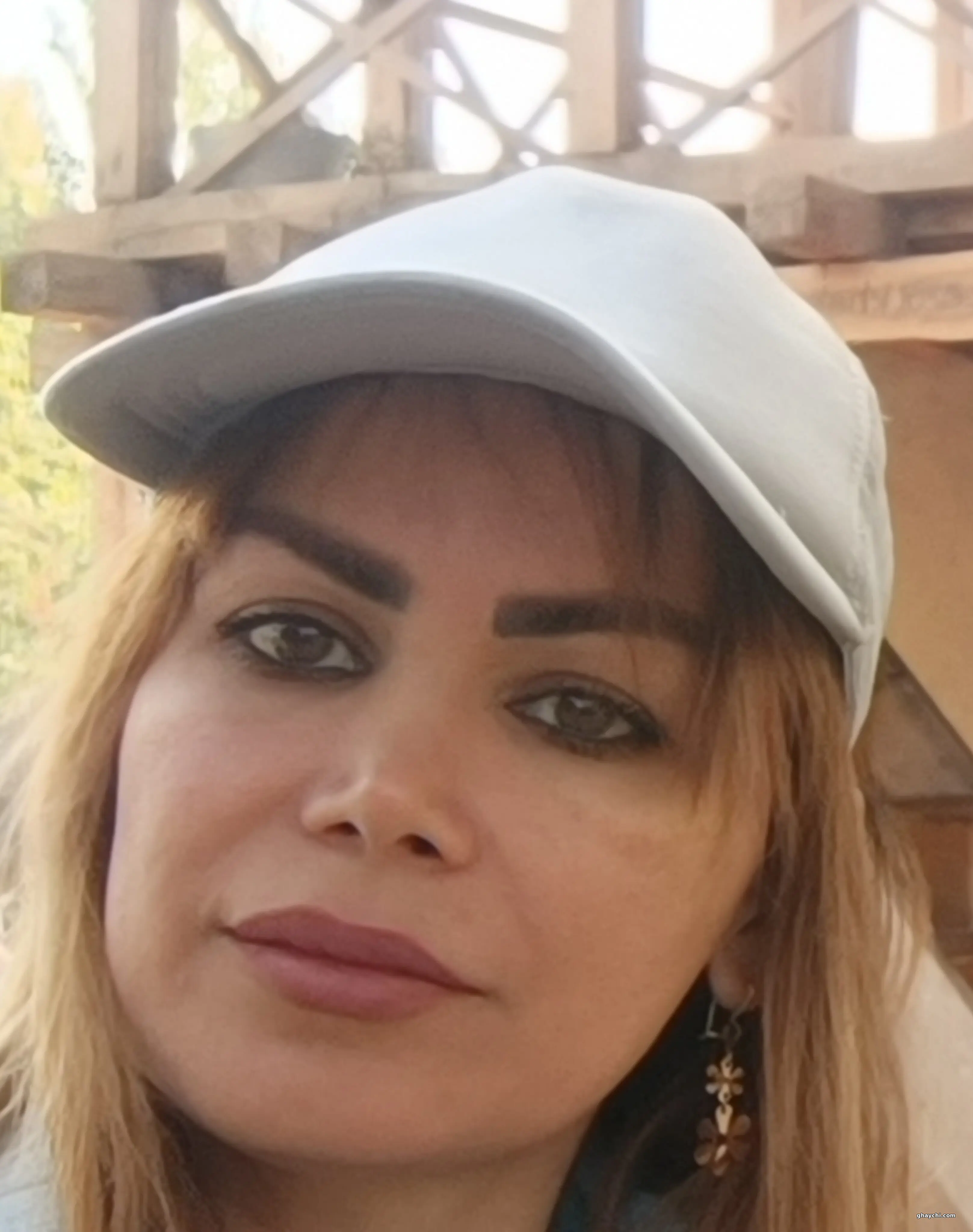 آرایشگر ندا احمدوند