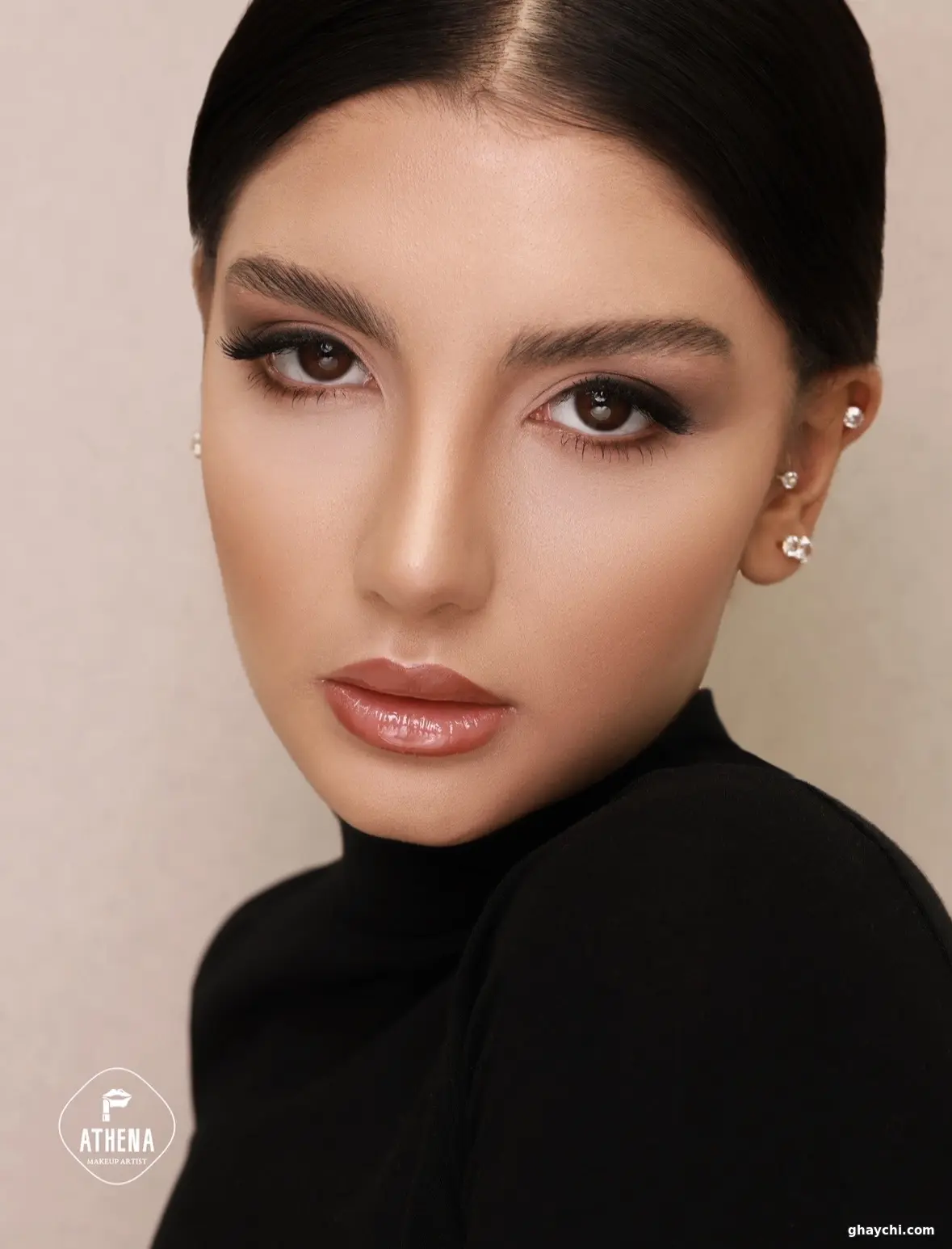 آرایشگر آتنا کولیوند