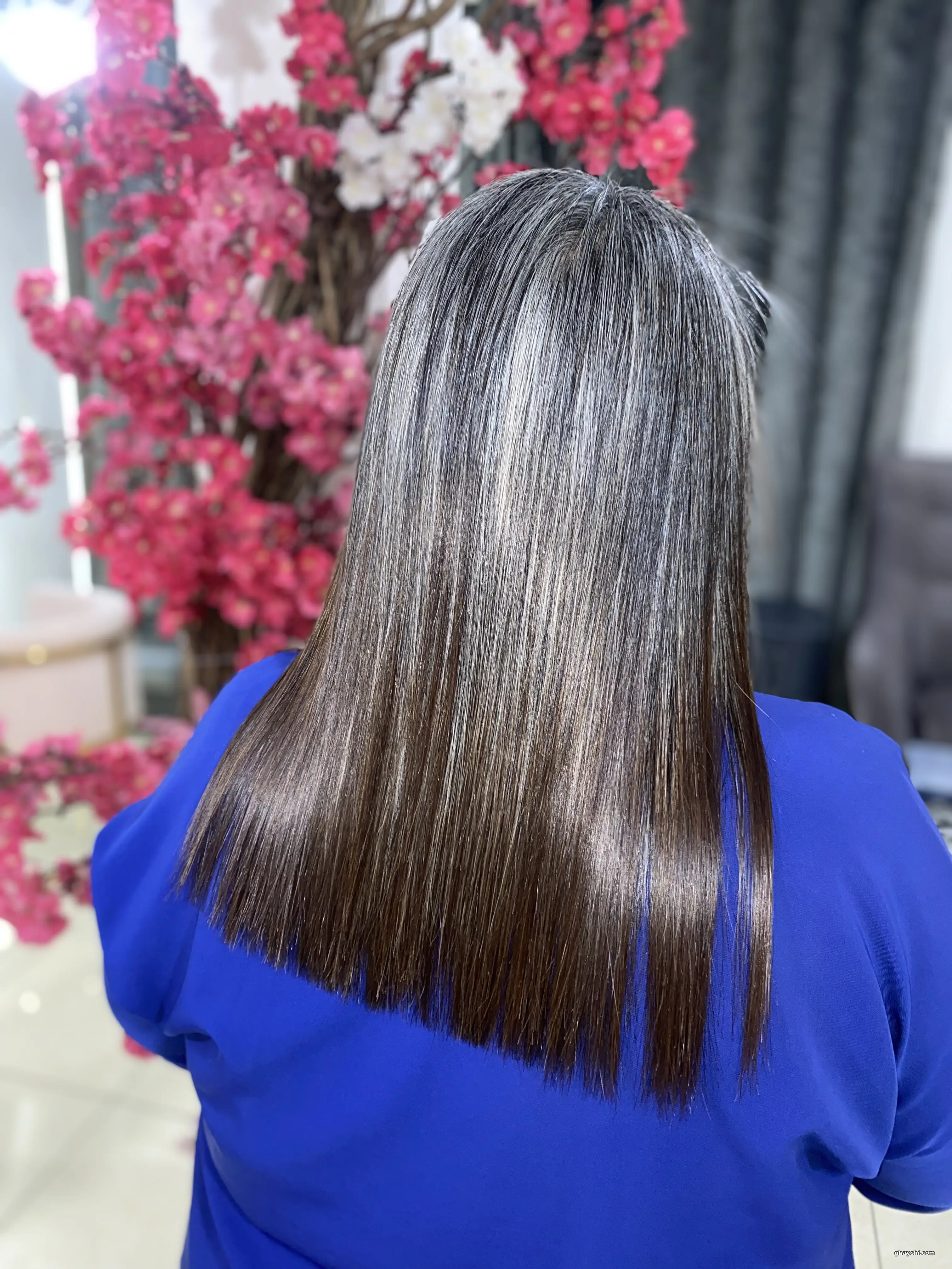 آرایشگر فیروزه سنگ سفیدی