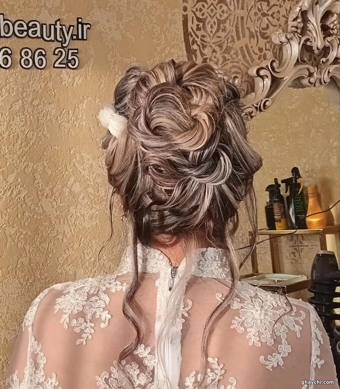 آرایشگر زینب طیبی