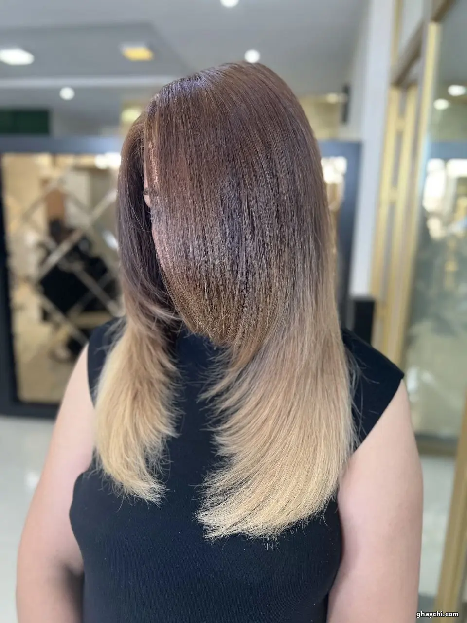 آرایشگر نسترن رجبی